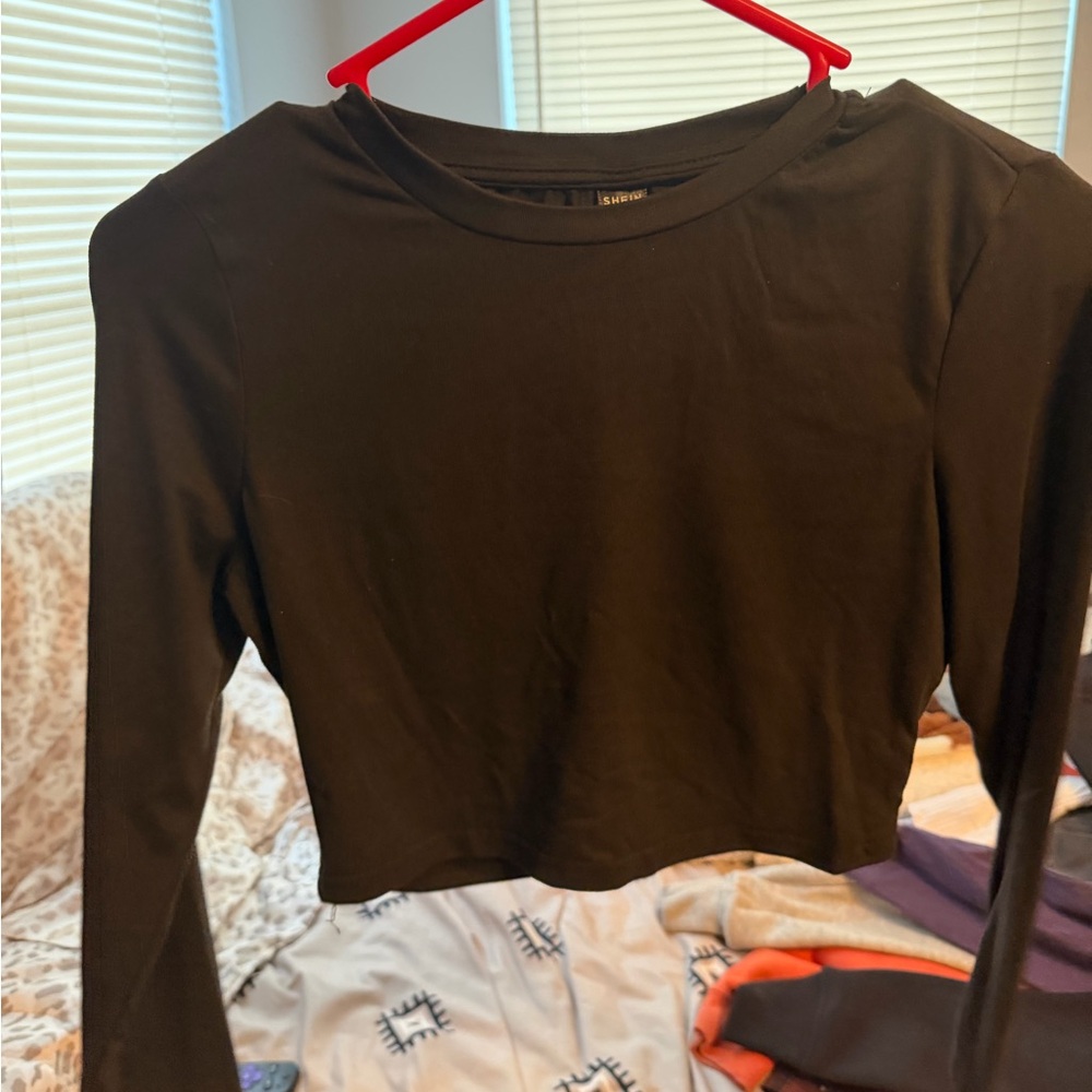 SHEIN Classic Black Long Sleeve Crop Top
